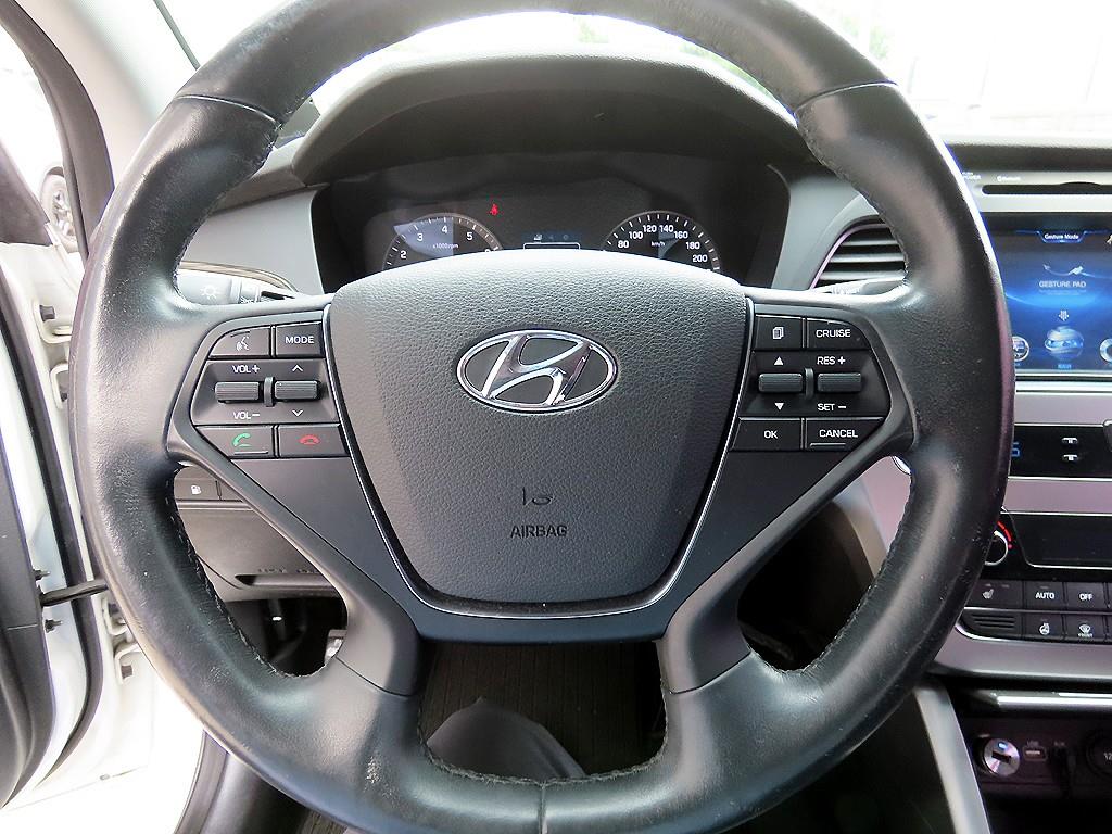 HYUNDAI Sonata - Vista 8