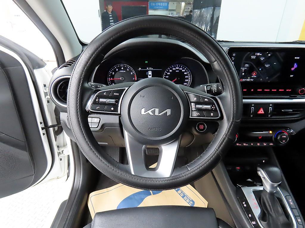 KIA K3 - Vista 9