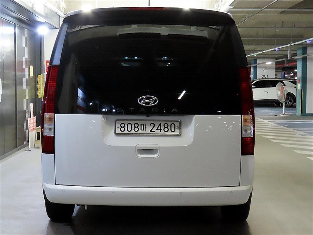 HYUNDAI Staria - Vista 5