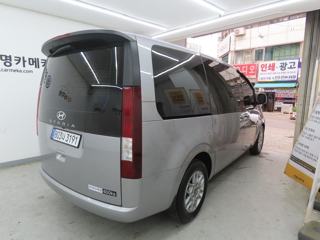 HYUNDAI Staria - Vista 3