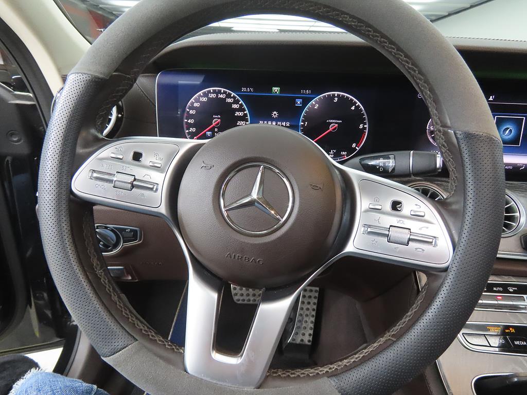 Mercedes Benz CLS Class - Vista 8