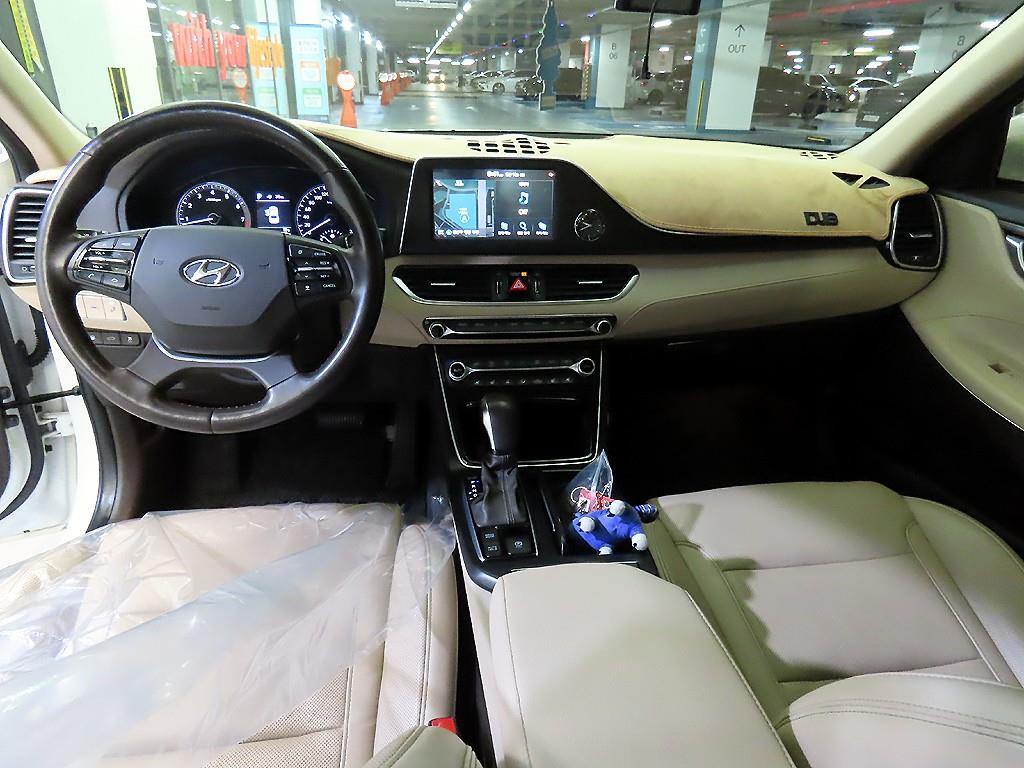 HYUNDAI Grandeur - Vista 10
