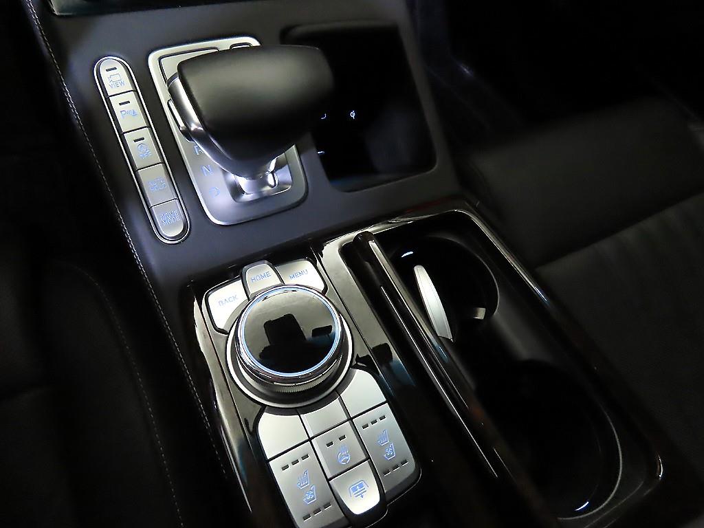 Genesis G90 - Vista 12