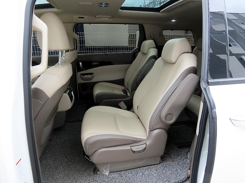 KIA Carnival - Vista 6