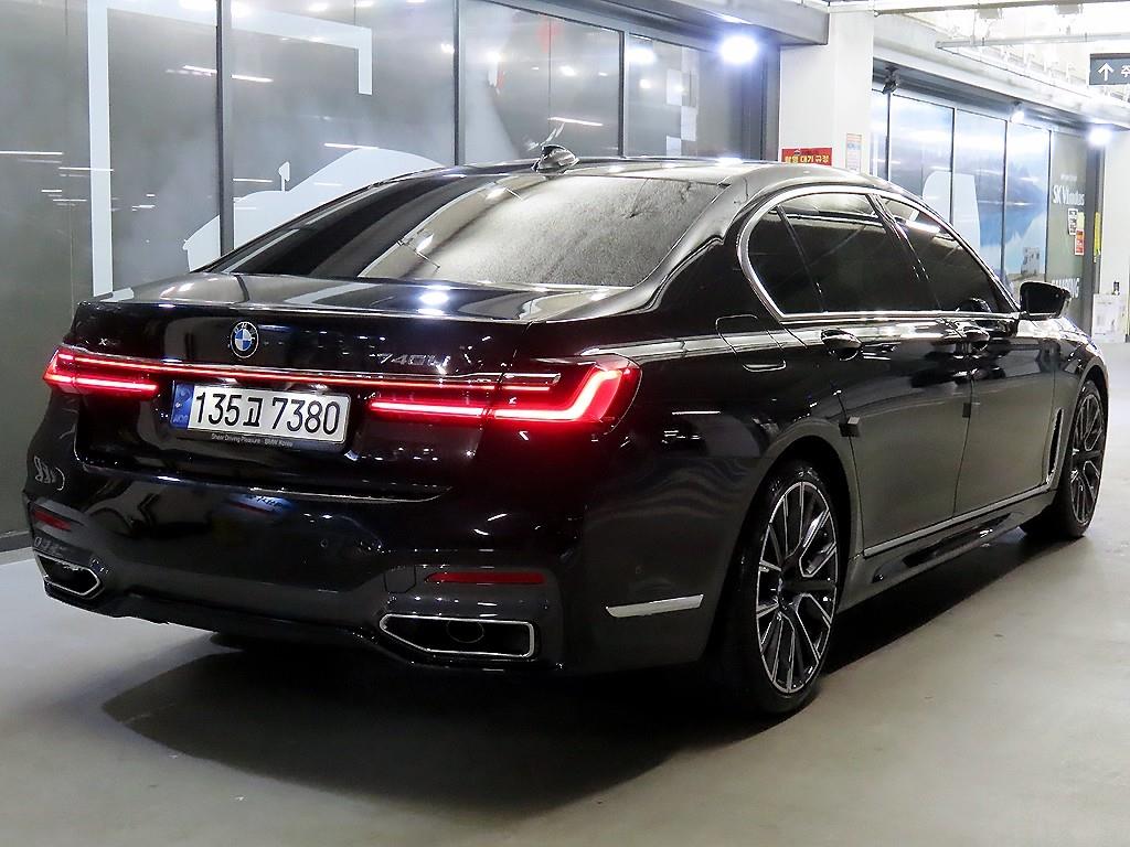 BMW 7 Series - Vista 4