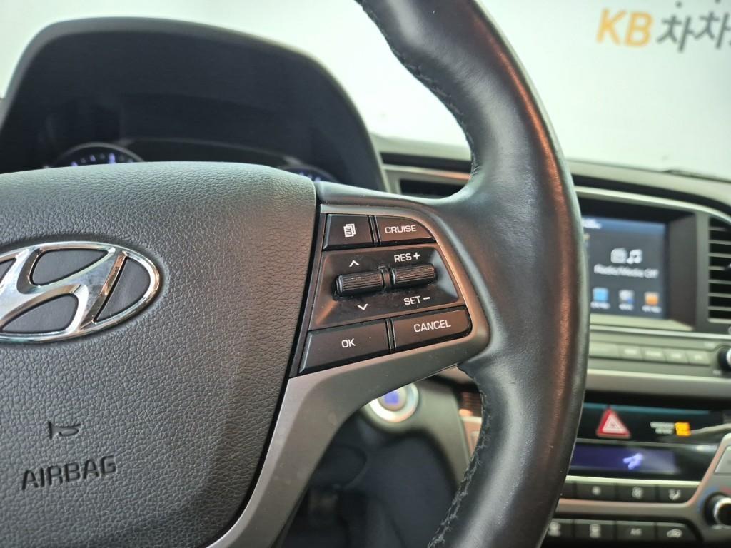 HYUNDAI Avante 2017 Blanco - Importación desde Corea - HF Imports Iquique - Foto 15