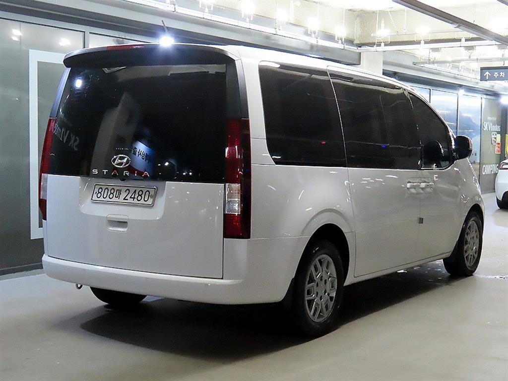 HYUNDAI Staria - Vista 4