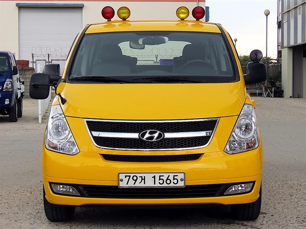 HYUNDAI Starex 2011 Amarillo - Importación desde Corea - HF Imports Iquique - Foto 1