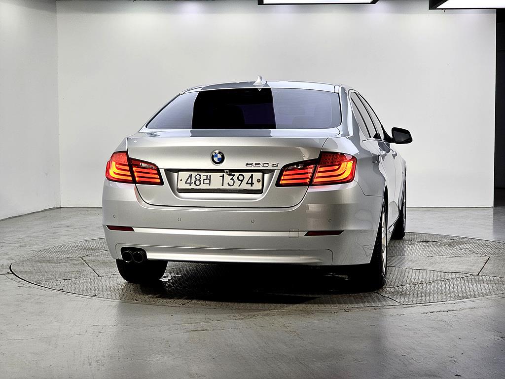 BMW 5 Series - Vista 3