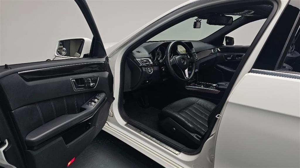 Mercedes Benz E class - Vista 10