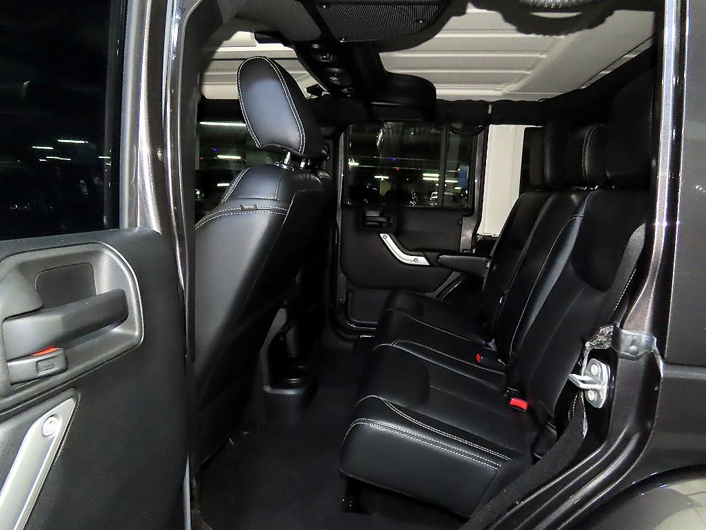 Jeep Wrangler - Vista 7