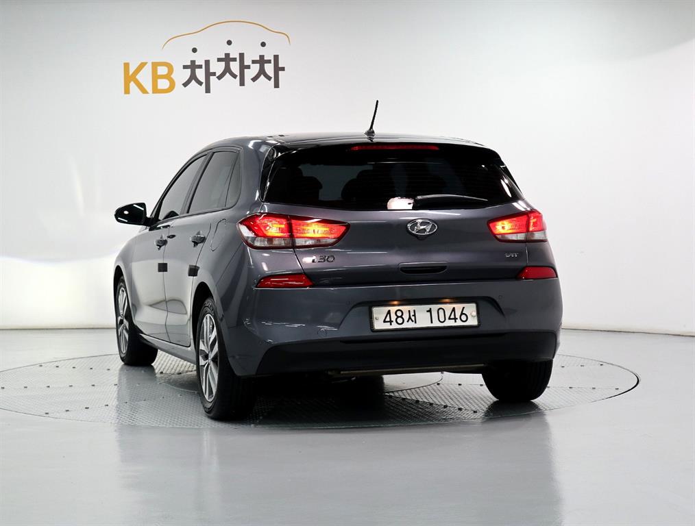 HYUNDAI i30 - Vista 4