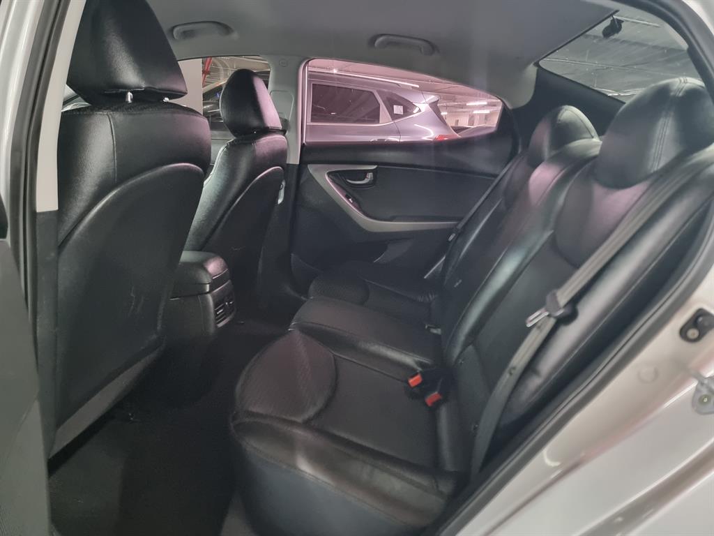 HYUNDAI Avante - Vista 6