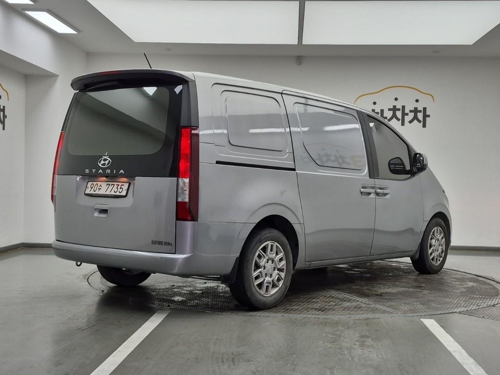 HYUNDAI Staria - Vista 4