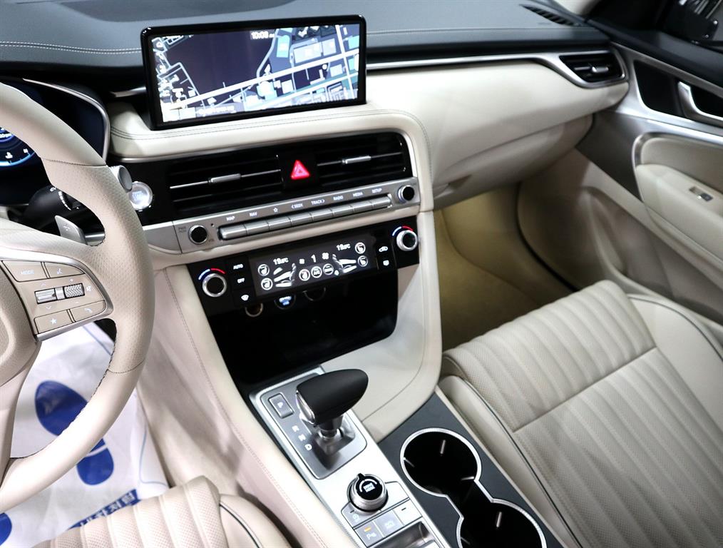 Genesis G70 - Vista 11