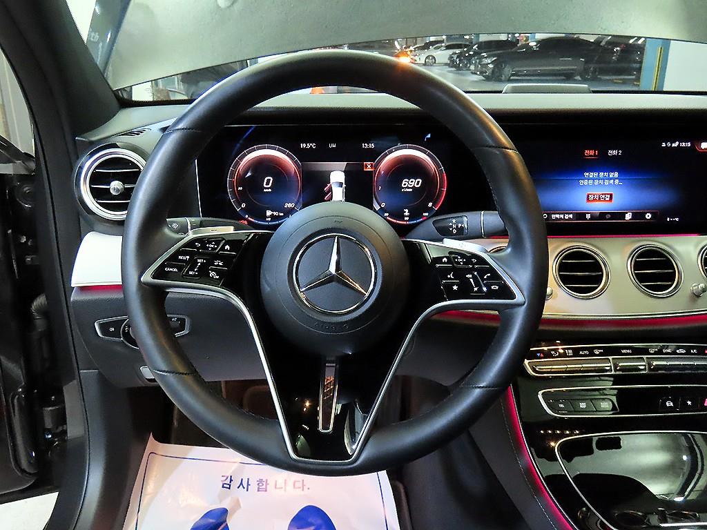 Mercedes Benz E class - Vista 8