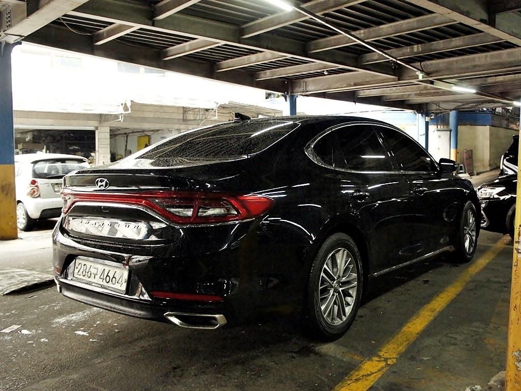 HYUNDAI Grandeur - Vista 7
