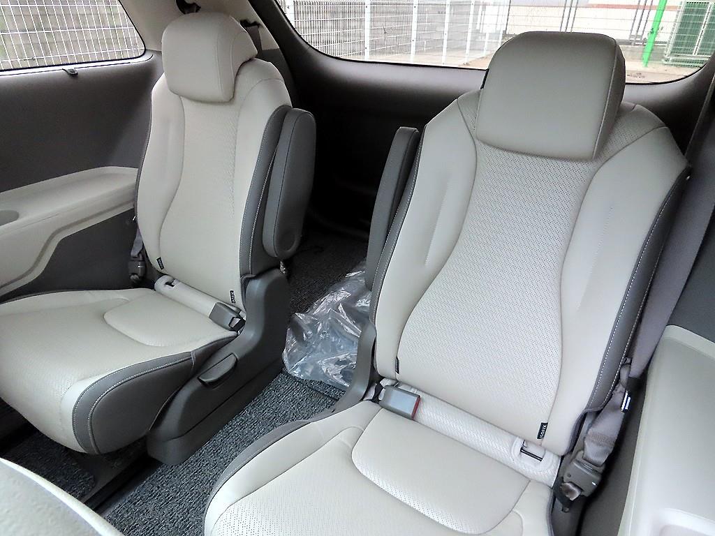 KIA Carnival - Vista 7