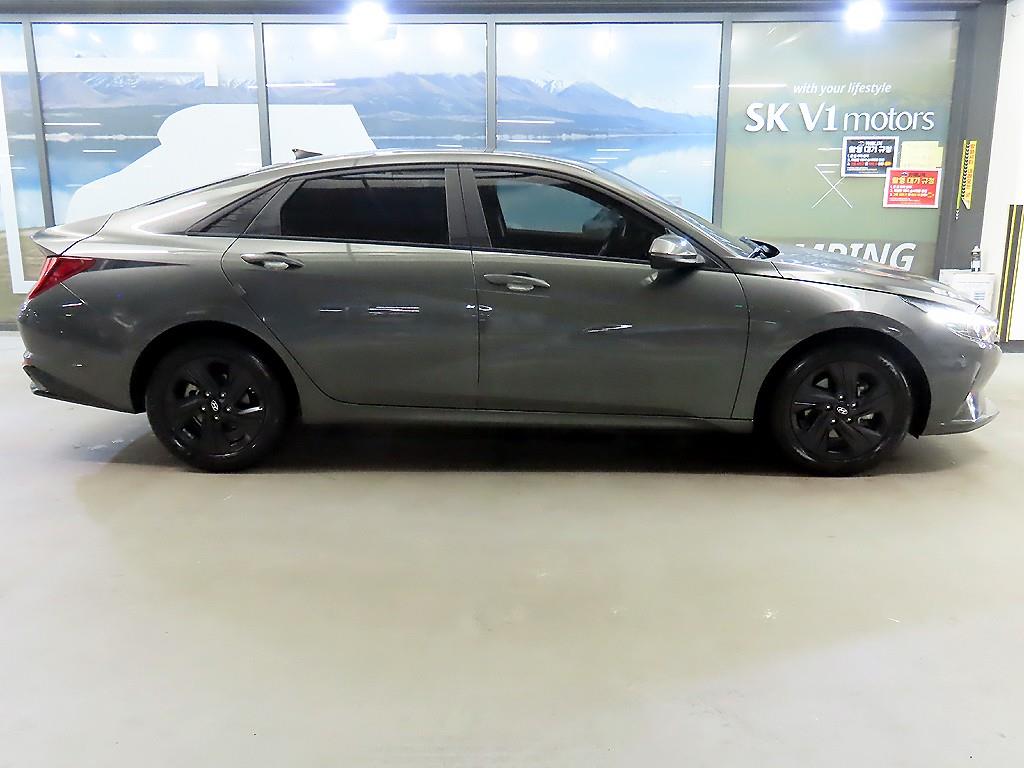 HYUNDAI Avante - Vista 3