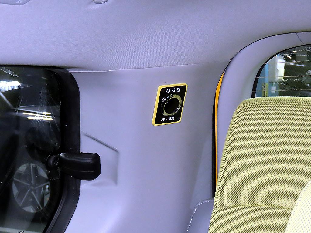 HYUNDAI Starex 2015 Amarillo - Importación desde Corea - HF Imports Iquique - Foto 15