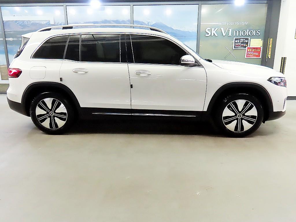 Mercedes Benz EQB - Vista 3