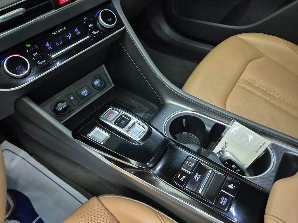 HYUNDAI Sonata - Vista 8