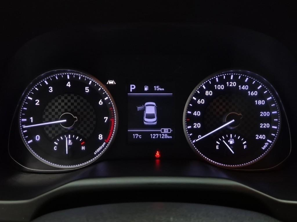 HYUNDAI Avante - Vista 6