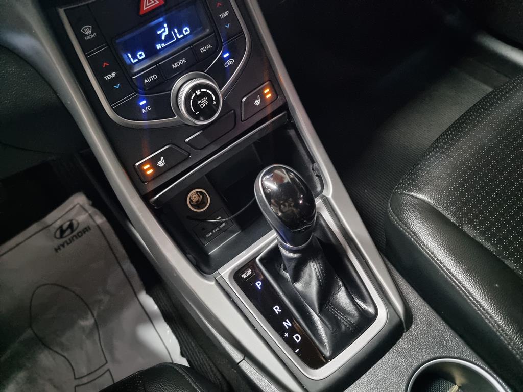HYUNDAI Avante - Vista 12