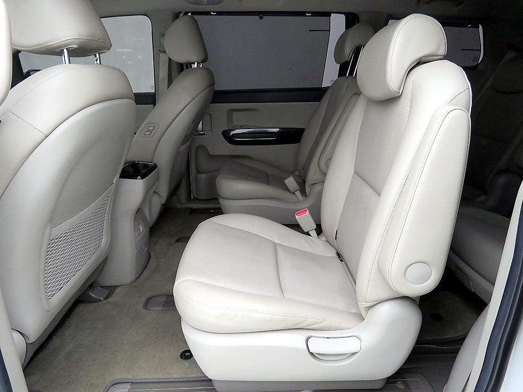 KIA Carnival - Vista 7