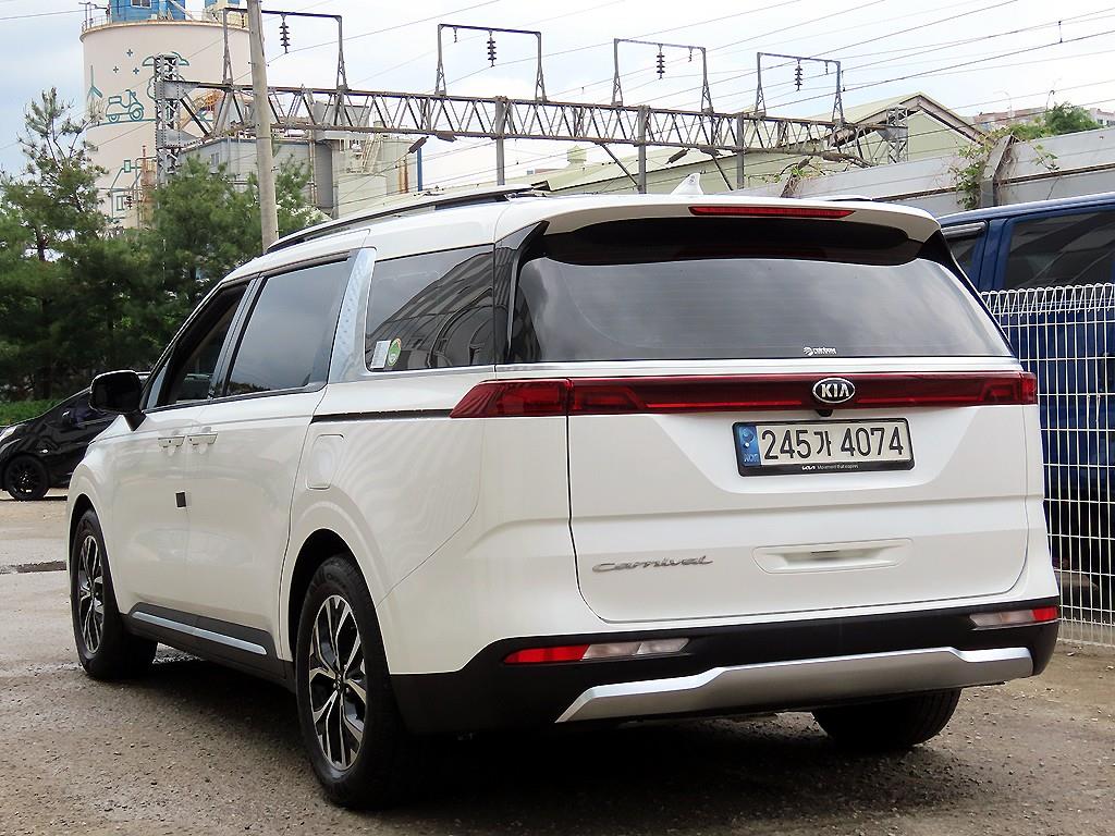KIA Carnival - Vista 3