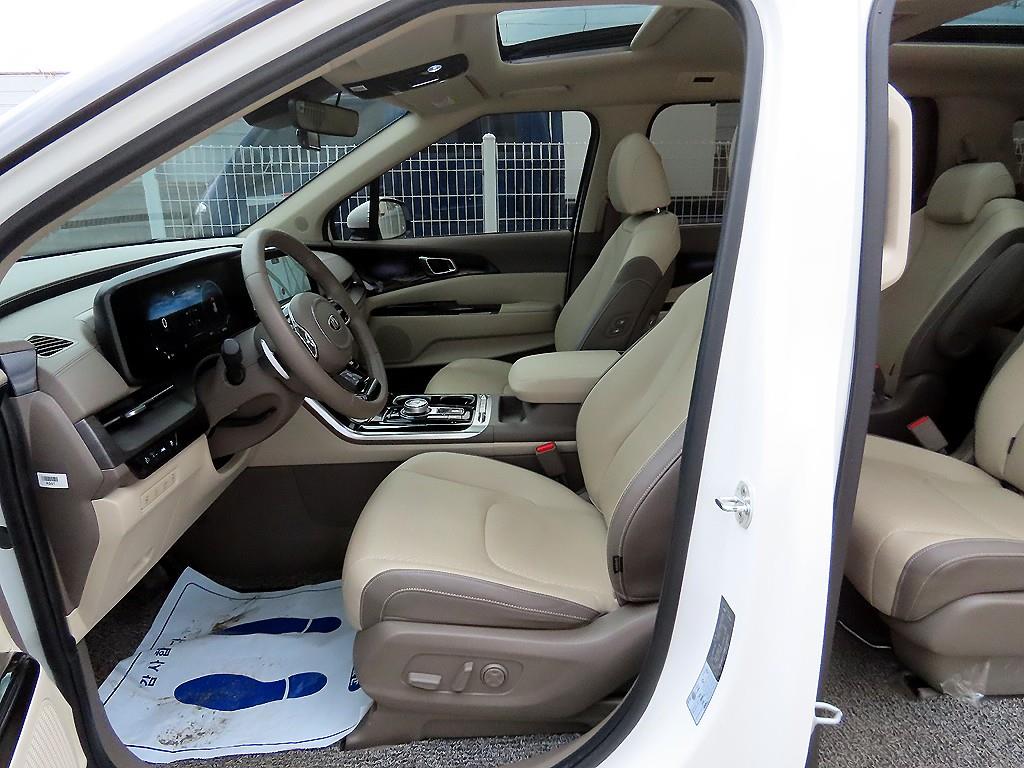 KIA Carnival - Vista 5