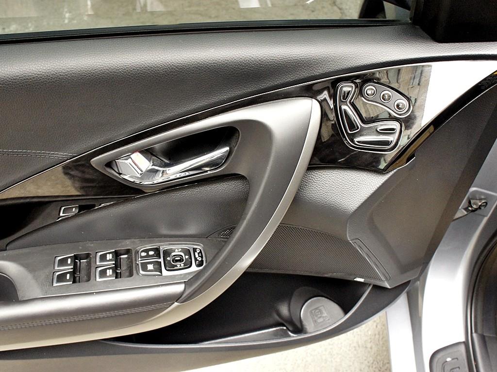 HYUNDAI Grandeur 2017 Gris - Importación desde Corea - HF Imports Iquique - Foto 13