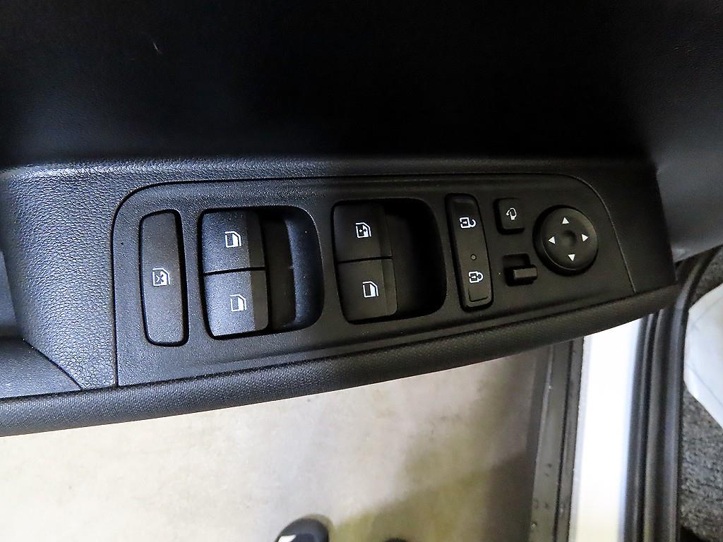 HYUNDAI Casper - Vista 12