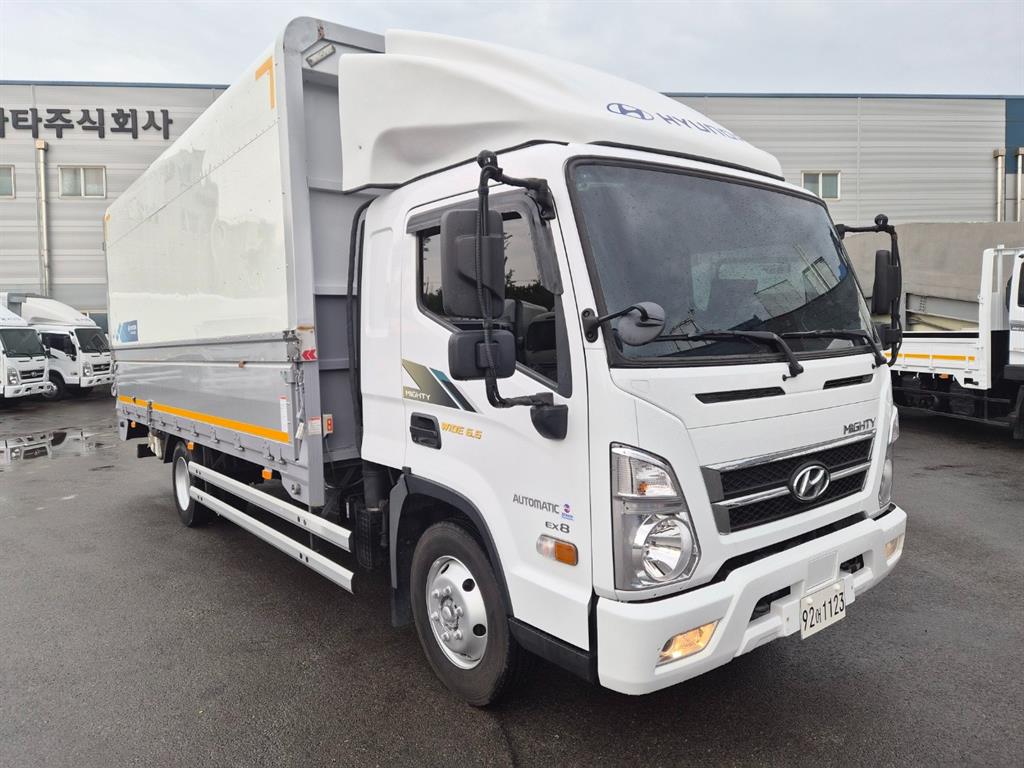 medium and large cargo truck - Vista 3