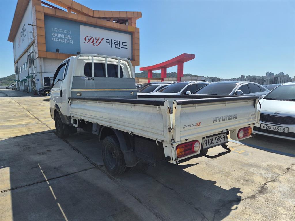 Small Truck Cargo (small) - Vista 3