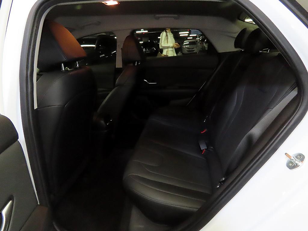 HYUNDAI Avante - Vista 7