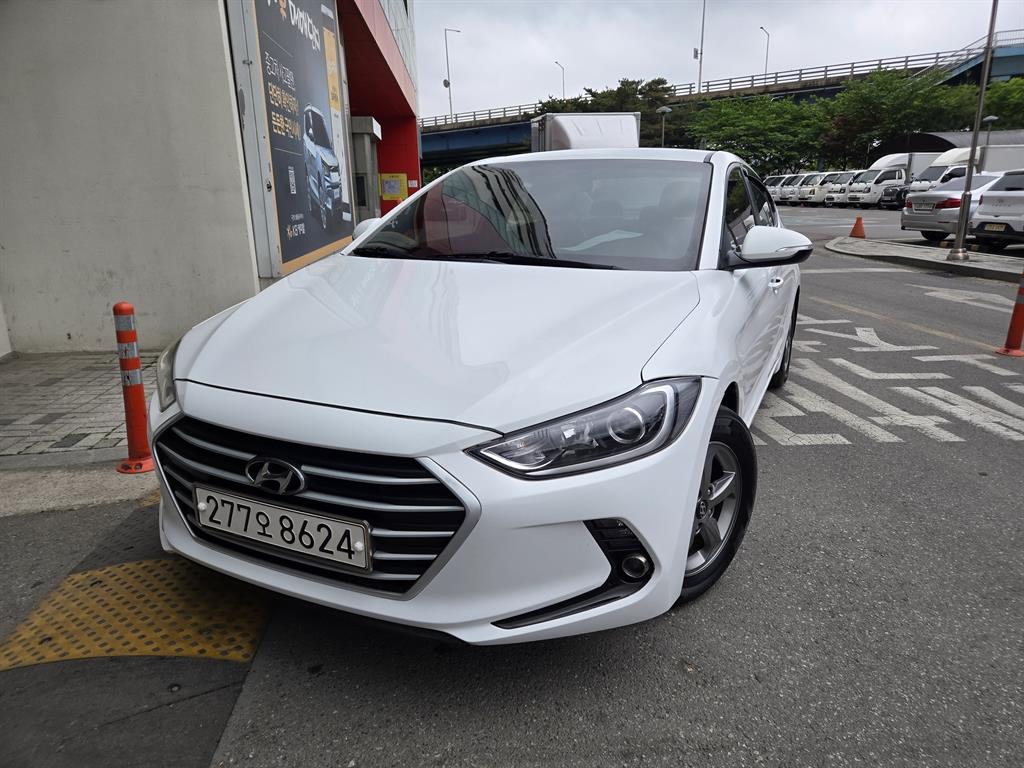 HYUNDAI Avante 2018 Blanco - Importación desde Corea - HF Imports Iquique - Foto 1
