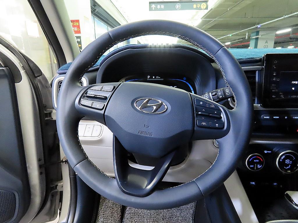 HYUNDAI Venue - Vista 8