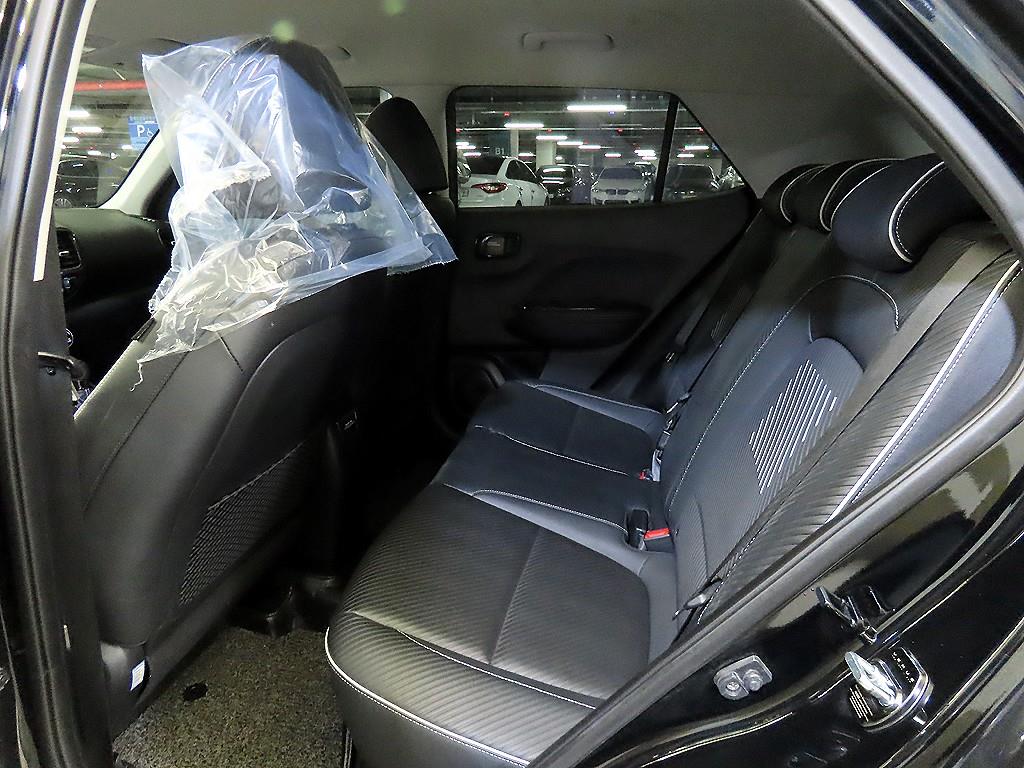 HYUNDAI Venue - Vista 7