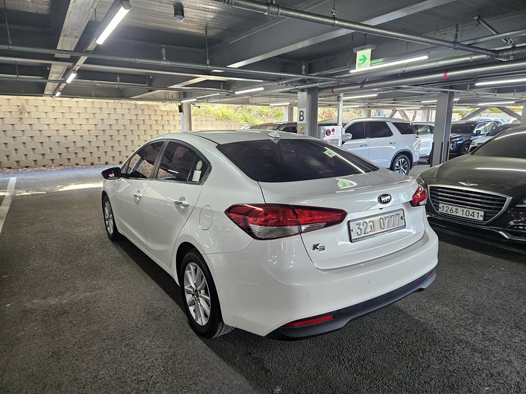 KIA K3 - Vista 4