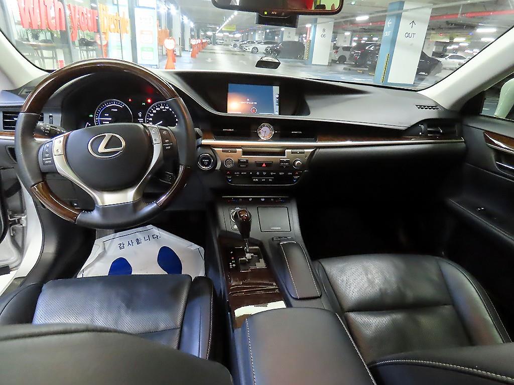 Lexus ES - Vista 10