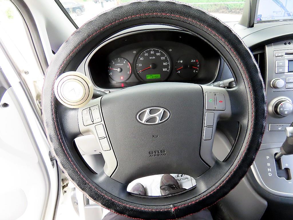 HYUNDAI Starex - Vista 9