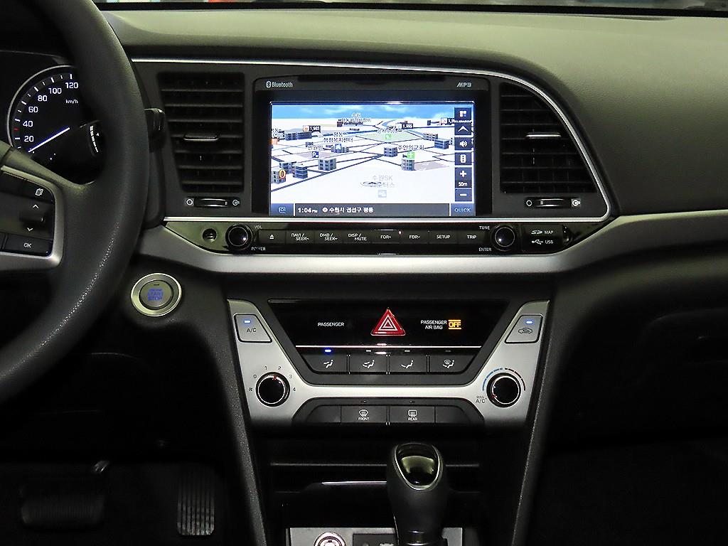 HYUNDAI Avante - Vista 11