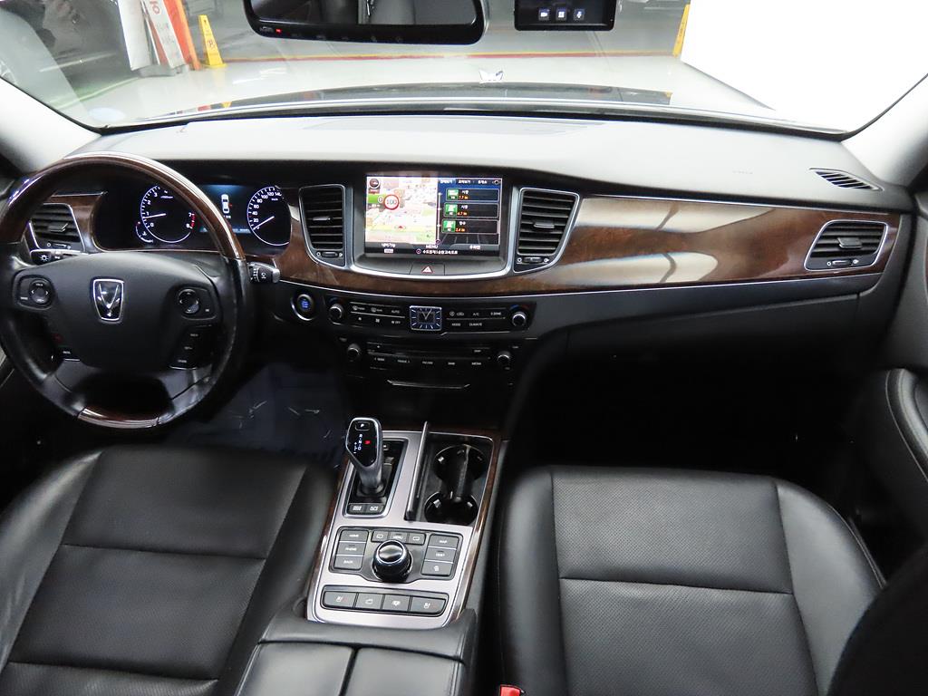 HYUNDAI Equus - Vista 5