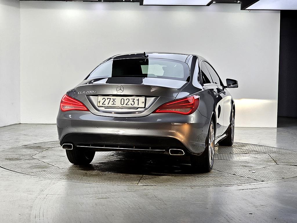 Mercedes Benz CLA Class - Vista 3