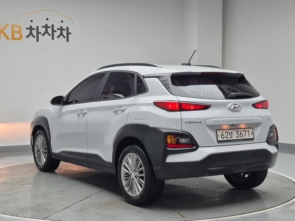 HYUNDAI Kona - Vista 2