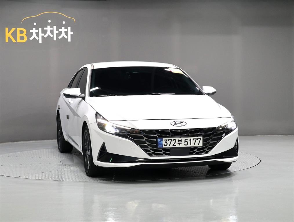 HYUNDAI Avante - Vista 2