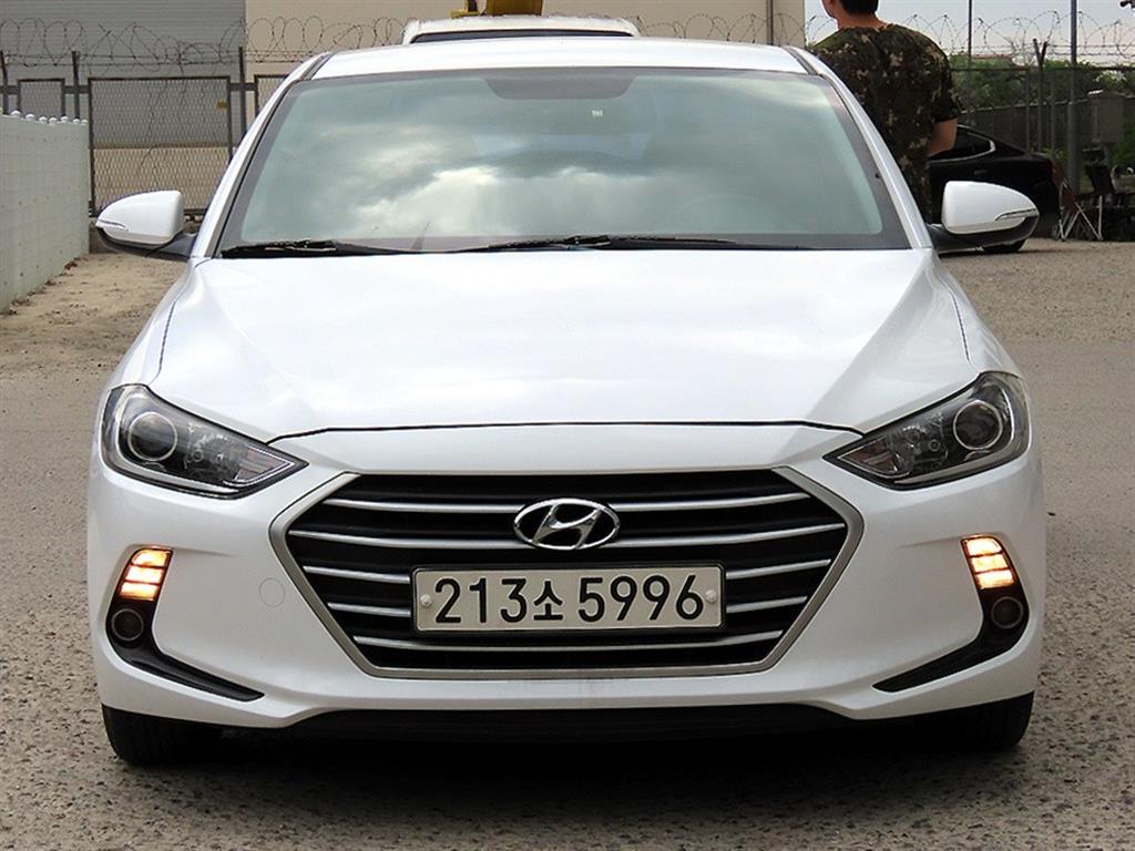 HYUNDAI Avante 2018 Blanco - Importación desde Corea - HF Imports Iquique - Foto 1