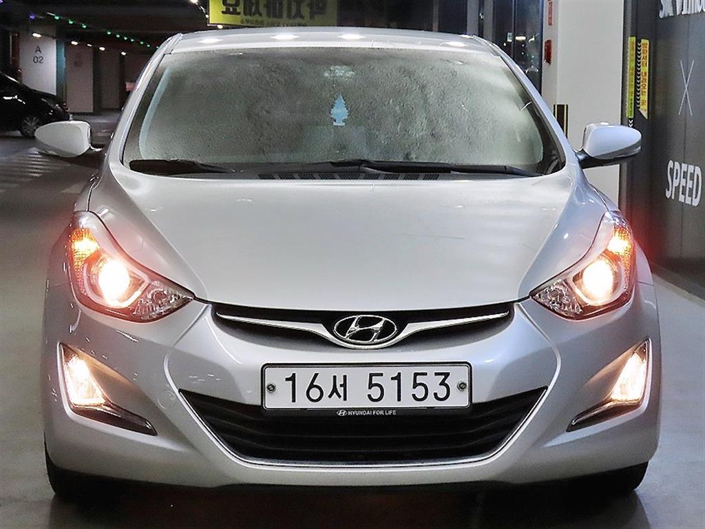 HYUNDAI Avante - Vista 2
