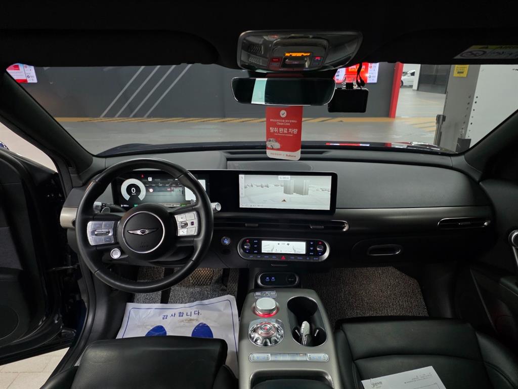 Genesis GV60 - Vista 5